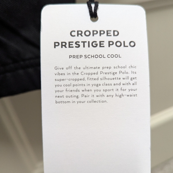 Alo Yoga Cropped Prestige Polo - Picture 4 of 4